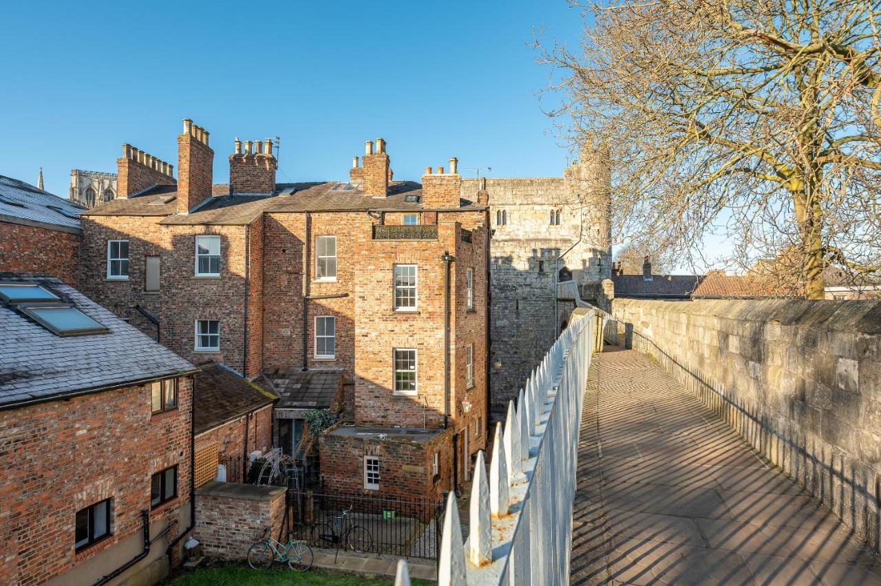Roman Walls View York Ngoại thất bức ảnh