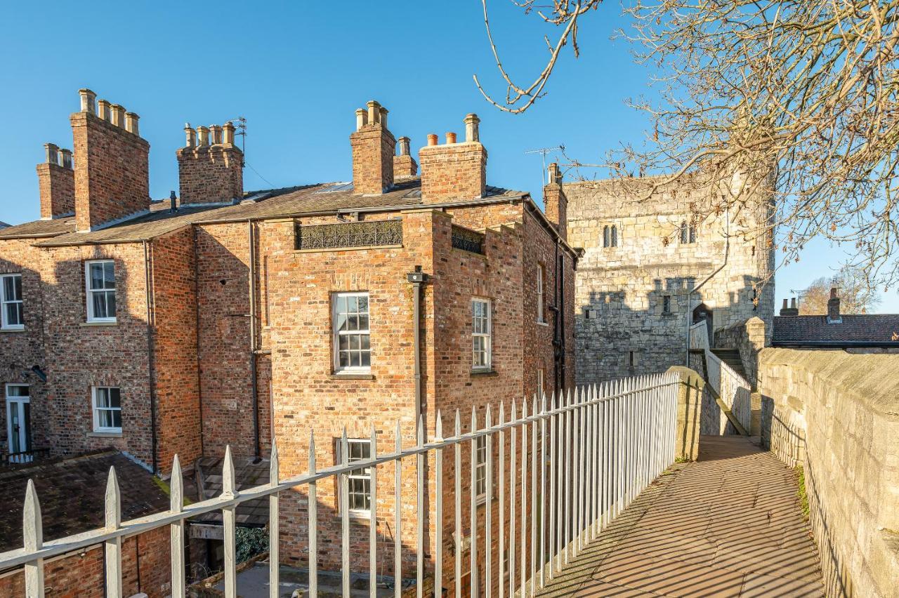 Roman Walls View York Ngoại thất bức ảnh