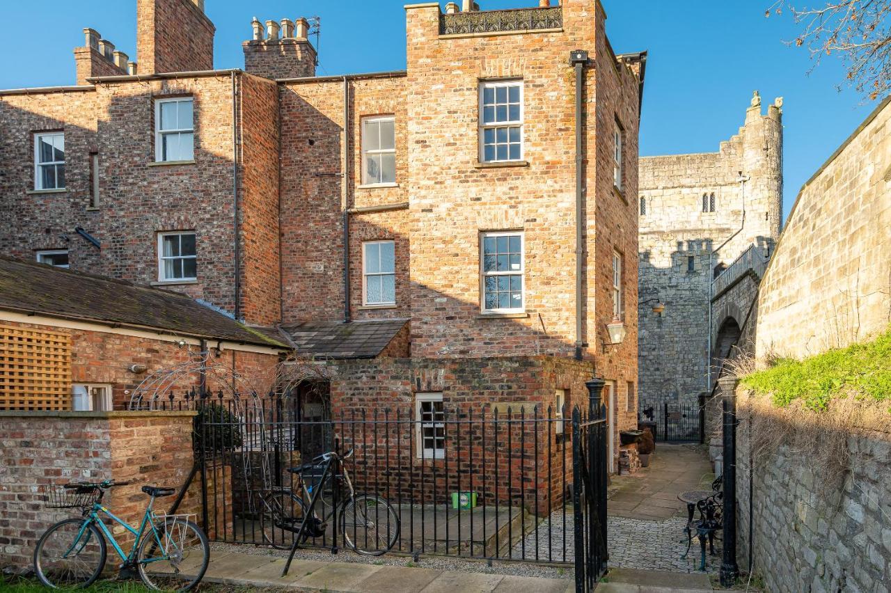 Roman Walls View York Ngoại thất bức ảnh